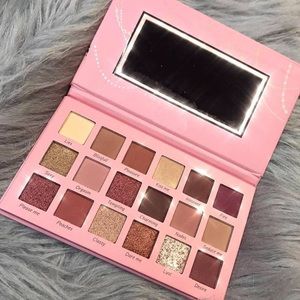 Beauty Creations Tease Me Pallet